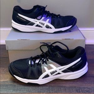 BRAND NEW! ASICS volleyball shoes